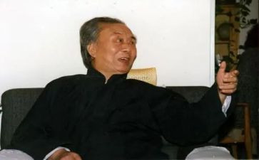 艾青《桥》的读后感8篇