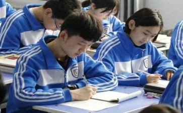 初三班主任年终工作总结5篇