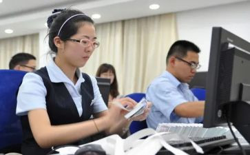 柜员的年终总结推荐7篇